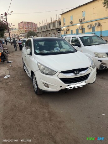 hyundai-tucson-in-great-condition-low-mileage-109000-km-big-1