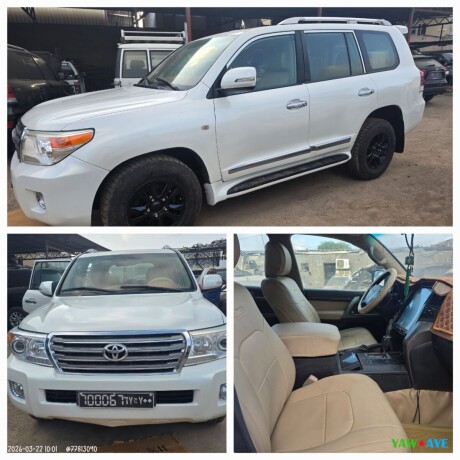 toyota-v8-en-excellent-etat-avec-boite-automatique-et-climatisation-a-saisir-sur-yawaaye-big-0