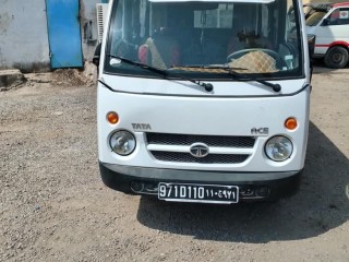 tata-bajaj-en-excellent-etat-prix-negociable-sur-yawaaye
