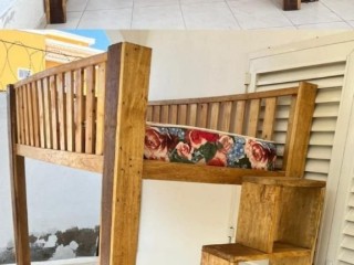 lit-enfant-en-bois-avec-matelas-confortable-etagere-de-rangement-pratique-yawaaye