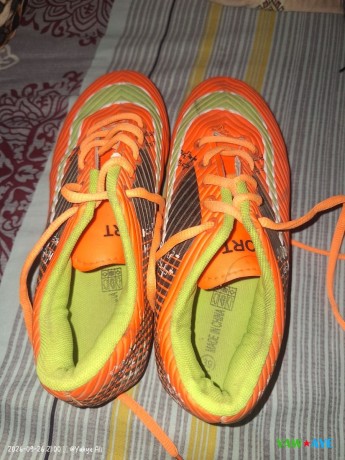 chaussures-de-qualite-en-excellent-etat-peu-utilisees-a-saisir-sur-yawaaye-big-1