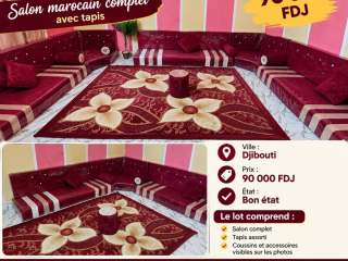 elegant-salon-marocain-complet-avec-tapis-bordeaux-style-et-confort-chez-yawaaye