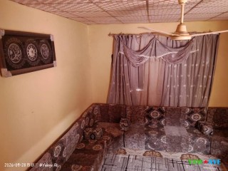 salon-complet-marron-avec-coussins-etat-impeccable-a-saisir-sur-yawaaye