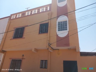 f3-maison-avec-grand-parking-a-barwaqo-2-idealement-situee-pres-de-la-route-darta