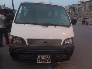 spacious-15-seater-toyota-hiace-minibus-for-sale-perfect-for-group-travels