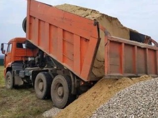 sable-fin-et-gravier-de-qualite-pour-vos-chantiers-livraison-rapide-sur-yawaaye