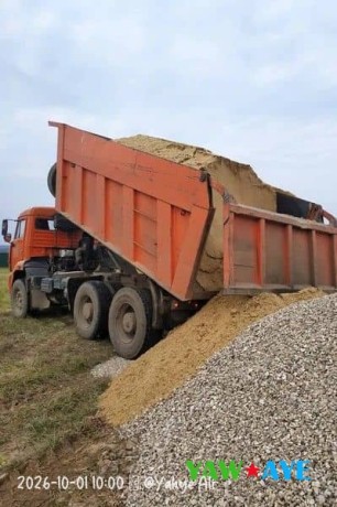 sable-fin-et-gravier-de-qualite-pour-vos-chantiers-livraison-rapide-sur-yawaaye-big-0