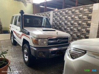 2017-toyota-land-cruiser-76-diesel-low-mileage-89247-km-adventure-awaits