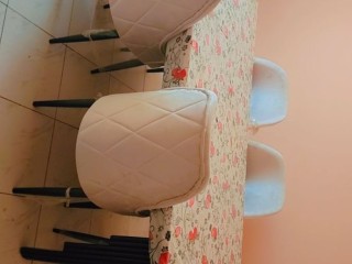 ensemble-salle-a-manger-en-bois-6-chaises-2-vitrines-elegantes-yawaaye