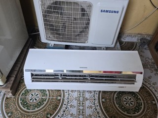 climatiseur-samsung-2-cv-doccasion-en-excellent-etat-parfait-pour-lete