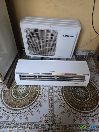 climatiseur-samsung-2-cv-doccasion-en-excellent-etat-parfait-pour-lete-big-0