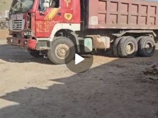 camion-benne-sino-truck-en-excellent-etat-performance-fiable-et-pret-a-rouler