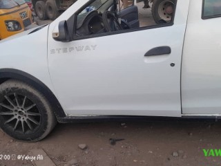 renault-sandero-automatique-excellent-etat-pret-a-rouler-sur-yawaaye