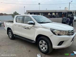 2015-toyota-hilux-sr5-diesel-manual-immaculate-condition-ready-to-drive