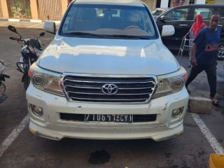2014-toyota-v8-diesel-automatic-excellent-condition-ready-to-drive