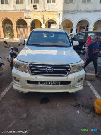 2014-toyota-v8-diesel-automatic-excellent-condition-ready-to-drive-big-0