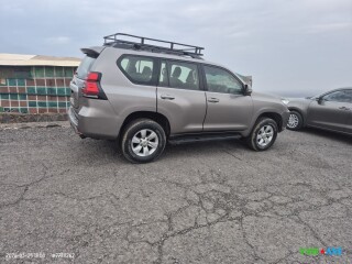 2018-toyota-prodo-7-seater-gallery-ac-fridge-well-maintained