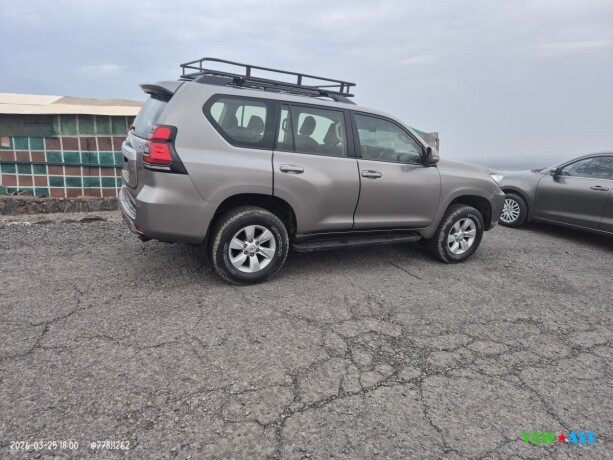 2018-toyota-prodo-7-seater-gallery-ac-fridge-well-maintained-big-1