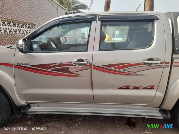 2015-toyota-hilux-turbo-powerful-engine-100-ac-perfect-for-adventure-big-0