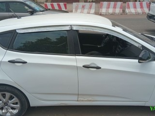 fuel-efficient-hyundai-accent-diesel-hatchback-with-automatic-transmission-for-sale