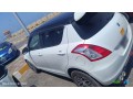 suzuki-swift-5-portes-citadine-urbaine-au-design-bicolore-small-1
