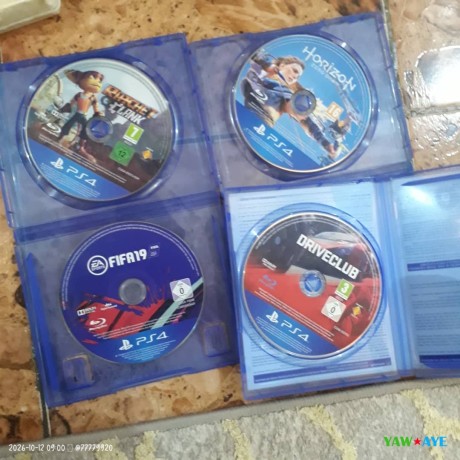 console-playstation-4-en-bon-etat-avec-4-jeux-video-inclus-big-1