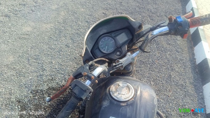 moto-hero-100-doccasion-en-tres-bon-etat-general-big-1