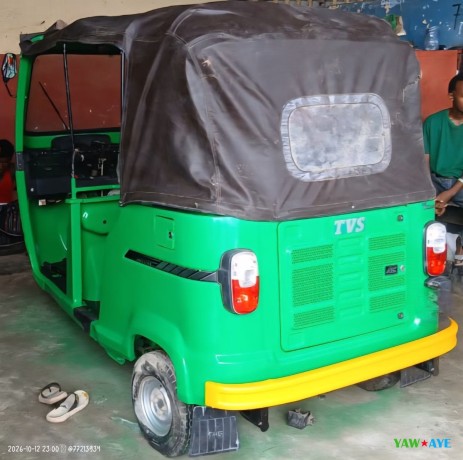 bajaj-tvs-3-roues-vert-ideal-pour-le-transport-et-le-commerce-big-1