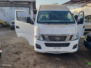 minibus-doccasion-en-excellent-etat-faible-kilometrage