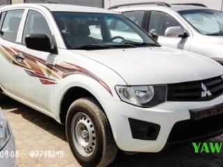 mitsubishi-l200-2014-4x4-blanc-pick-up-robuste-a-vendre
