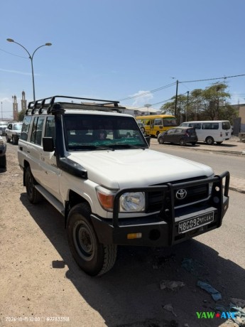 toyota-land-cruiser-2018-en-tres-bon-etat-prix-negociable-big-1