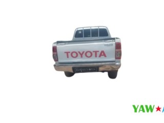 toyota-hilux-2013-diesel-boite-manuelle-en-bon-etat