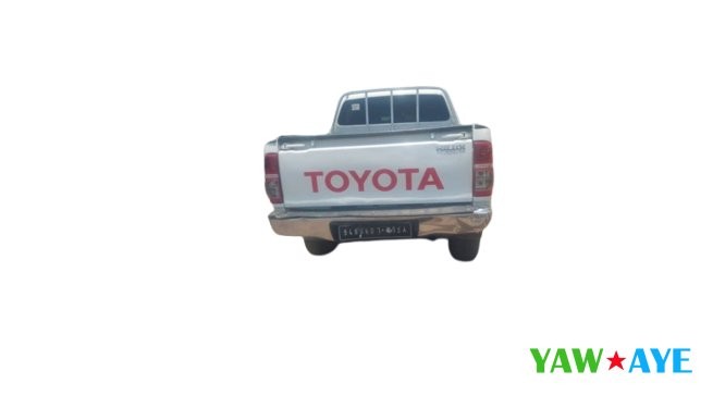 toyota-hilux-2013-diesel-boite-manuelle-en-bon-etat-big-1