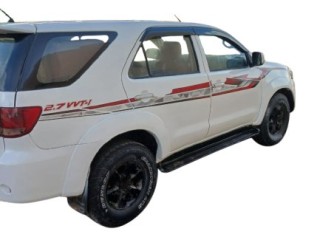 toyota-fortuner-4x4-boite-manuelle-robuste-et-en-bon-etat