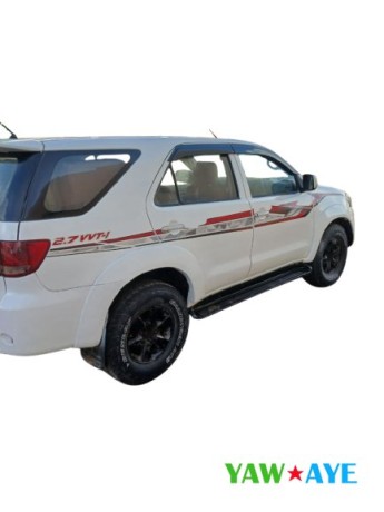 toyota-fortuner-4x4-boite-manuelle-robuste-et-en-bon-etat-big-0