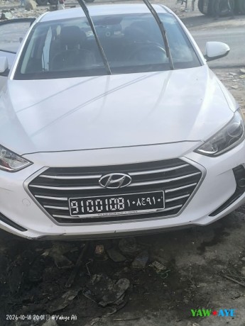 hyundai-avante-diesel-en-bon-etat-equipee-de-la-climatisation-big-1
