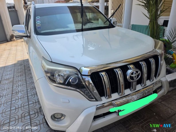 toyota-prado-2016-v6-essence-boite-automatique-toutes-options-big-0