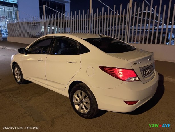 hyundai-accent-2019-diesel-automatique-en-tres-bon-etat-big-0