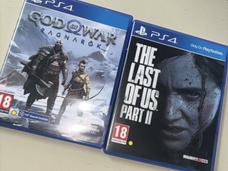 jeux-ps4-the-last-of-us-2-et-god-of-war-ragnarok-en-bon-etat