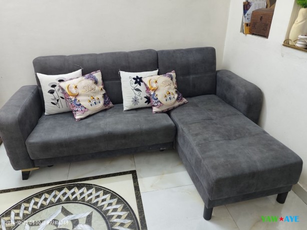 canape-de-salon-en-bon-etat-disponible-sur-place-et-prix-negociable-big-0