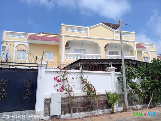 villa-duplex-meublee-de-5-chambres-avec-grand-parking-a-haramous-big-1
