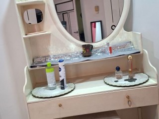 coiffeuse-en-bon-etat-a-vendre-ideale-pour-chambre-ou-dressing