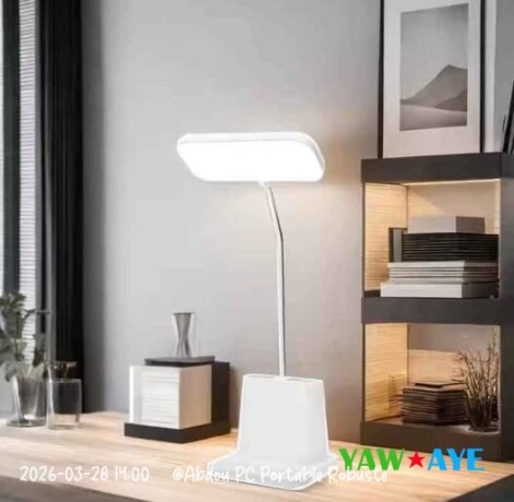 eclairez-votre-espace-avec-une-lampe-de-bureau-led-moderne-et-elegante-sur-yawaaye-big-0