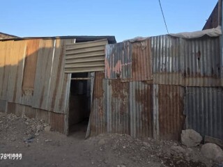 superbe-salon-tout-equipe-moquette-rideaux-inclus-a-saisir-sur-yawaaye