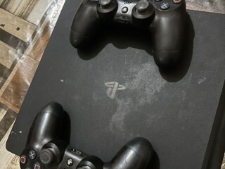 playstation-4-bundle-controller-horizon-games-negotiable-price-on-yawaaye