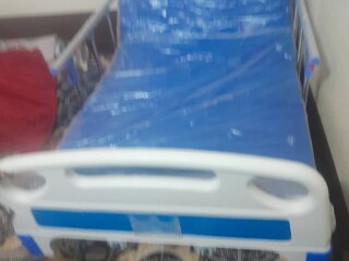 lit-medicalise-comme-neuf-utilise-seulement-2-semaines-a-prix-imbattable